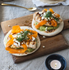 Kyllingfilet på myke flatbrød