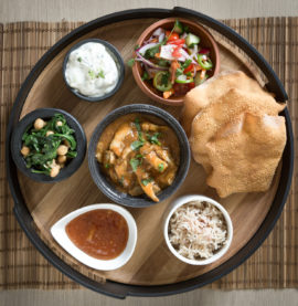 Klassisk butter chicken med poppadums