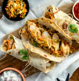 Karri kylling i tortilla wrap