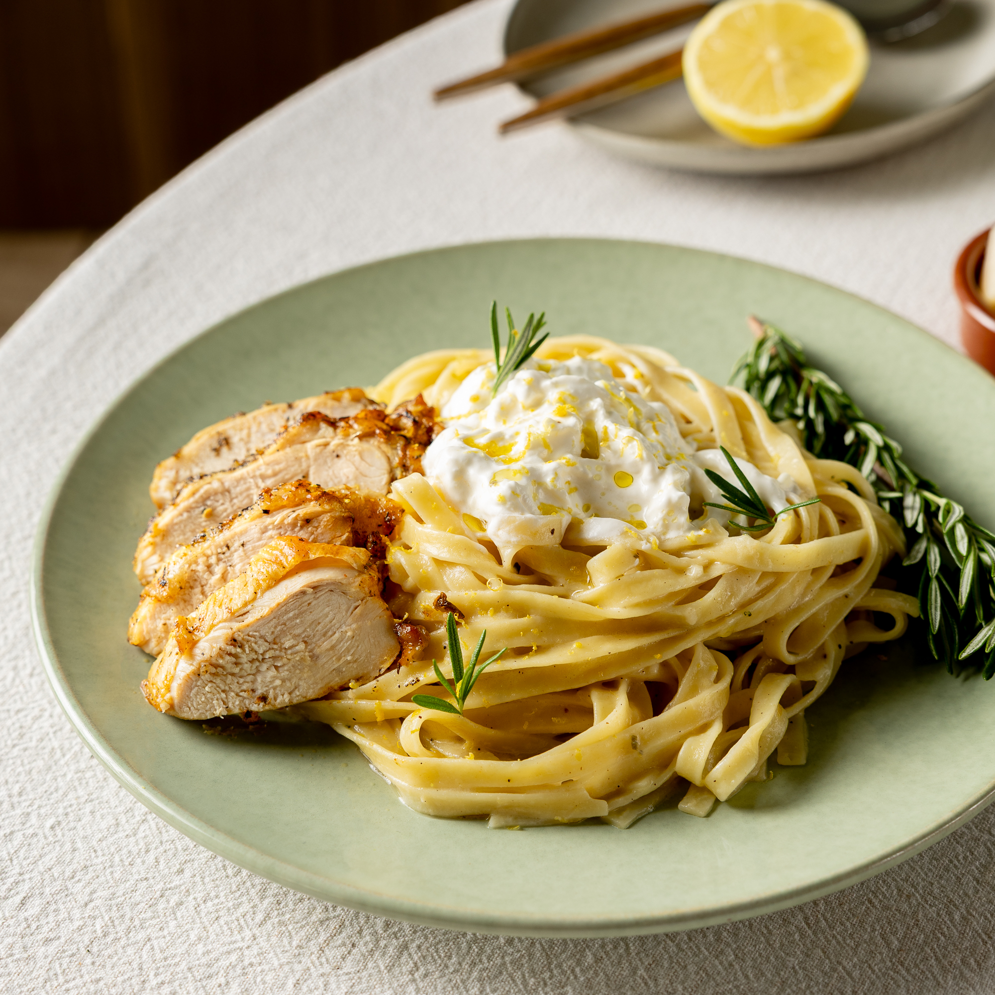 Pasta med kyllingbryst og burrata
